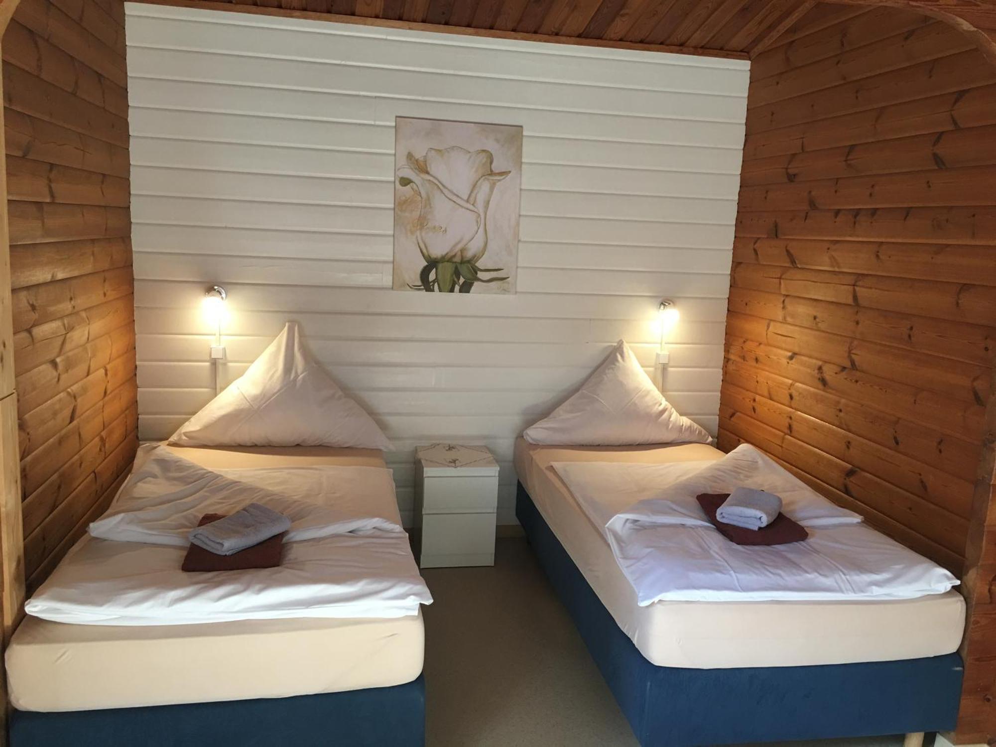 Abb Sportcenter Gaensefurth, Doppelzimmer Ohne Kueche, Standard Doppelzimmer Mit Kueche Hecklingen  Εξωτερικό φωτογραφία